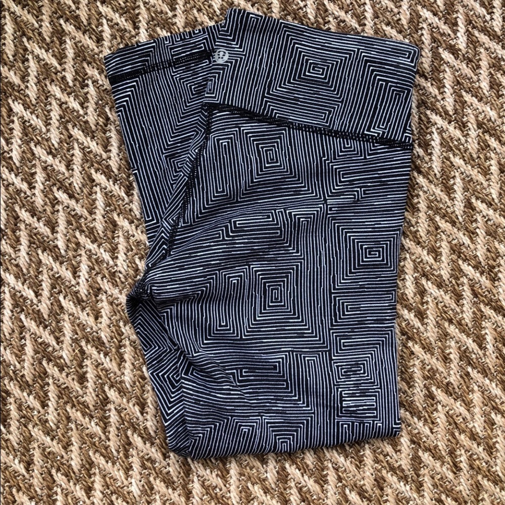Lululemon athletic capri leggings